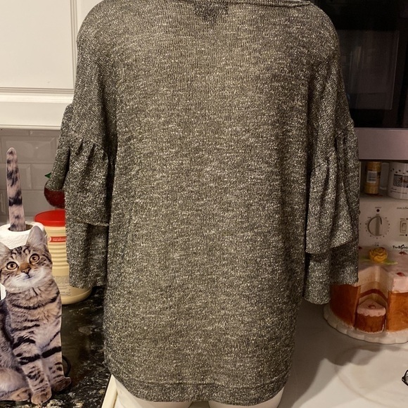 a womens a.n.a. Solid gray stretch regular size knit top XL - Picture 2 of 3